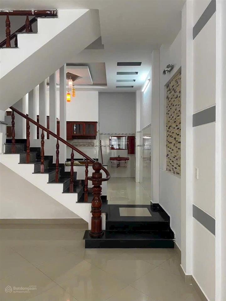 Cho thuê nhà nguyên căn  giáp gò vấp  4pn  11tr/1 tháng