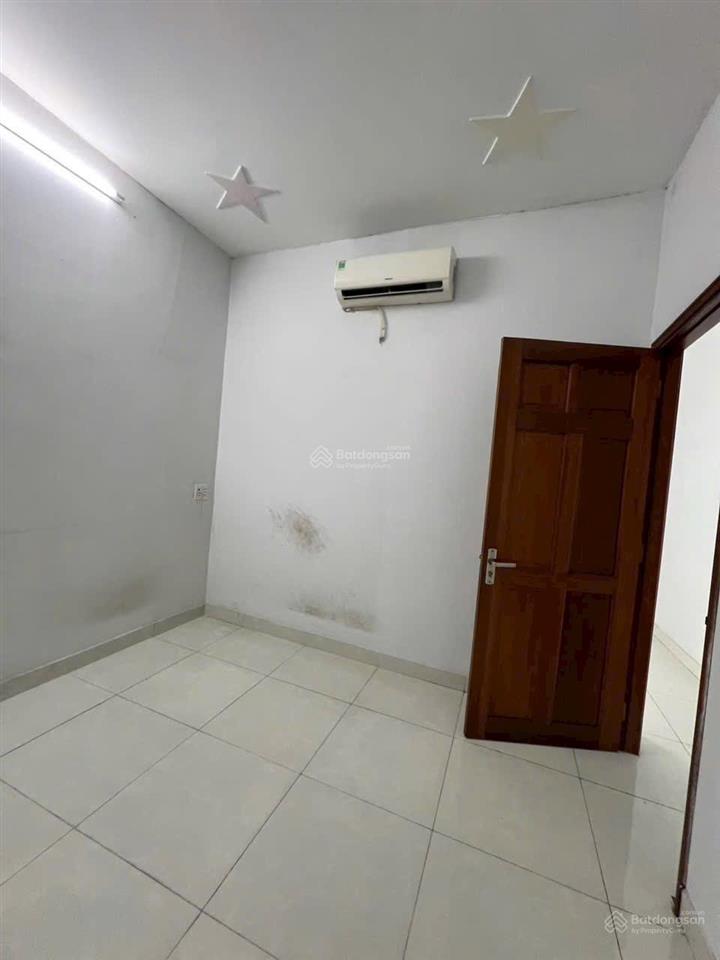 Cho thuê nhà mặt tiền kinh doanh, làm văn phòng, có phòng ở lại