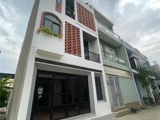 7,49 tỷvip tx43nhà 10phòng ở +cho thuê 2mt trước sau 2 cầu thang 5,45x15=81m2  đường thông 7m