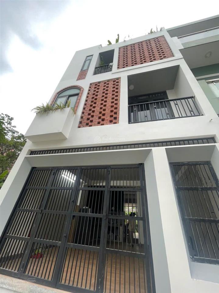 7,49 tỷvip tx43nhà 10phòng ở +cho thuê 2mt trước sau 2 cầu thang 5,45x15=81m2  đường thông 7m