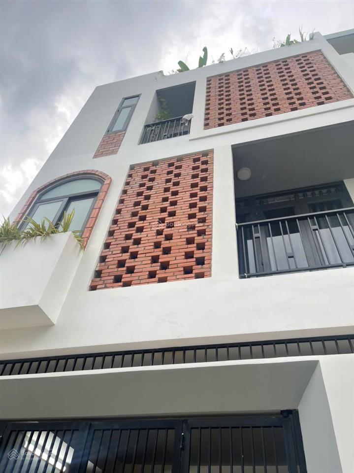 7,49 tỷvip tx43nhà 10phòng ở +cho thuê 2mt trước sau 2 cầu thang 5,45x15=81m2  đường thông 7m