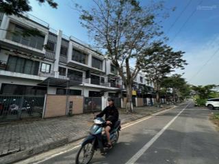 Tôi cần bán căn nhà phố đông tăng long chỉ 8.2 tỷ