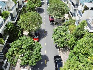 Tôi cần bán căn nhà phố senturia vườn lài hoàn thiện chỉ 14.5 tỷ