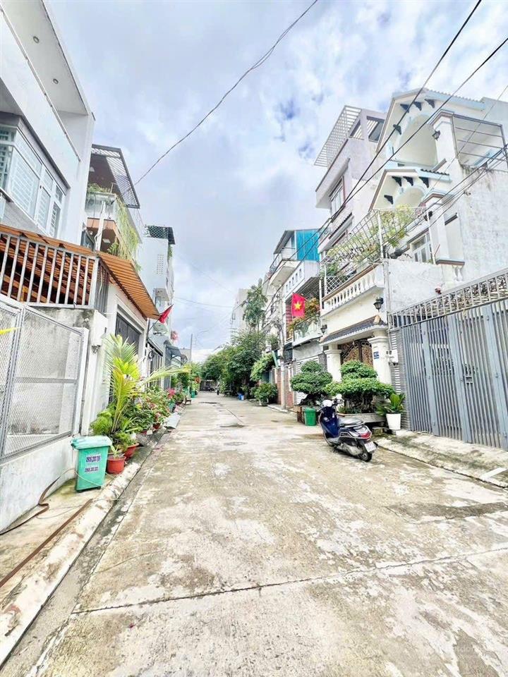 Tôi cần cho thuê nhà hẻm xe hơi 3 phòng ngủ đường vườn lài. an phú đông chỉ 12tr/ tháng