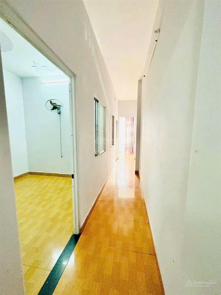 Tôi cần cho thuê nhà hẻm xe hơi 3 phòng ngủ đường vườn lài. an phú đông chỉ 12tr/ tháng