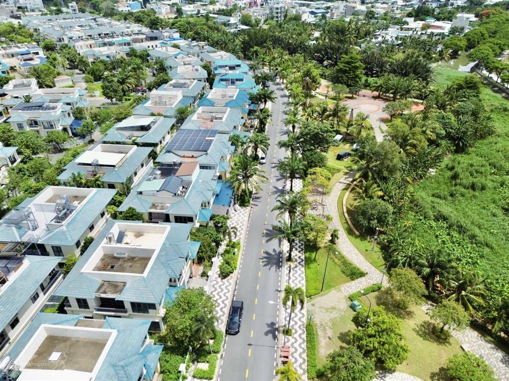 Nhà phố senturia vườn lài hoàn thiện chỉ 13.95 tỷ.