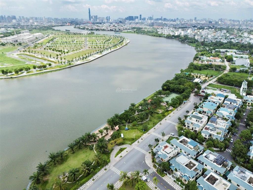 Nhà phố senturia vườn lài hoàn thiện chỉ 13.95 tỷ.