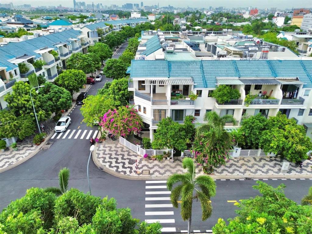 Nhà phố senturia vườn lài hoàn thiện chỉ 13,7 tỷ