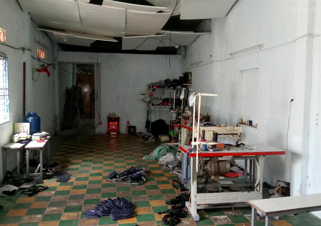 Nhà suốt nguyên căn 105m2 chính chủ, có gác, điện nước chính, hẻm rộng 4m.