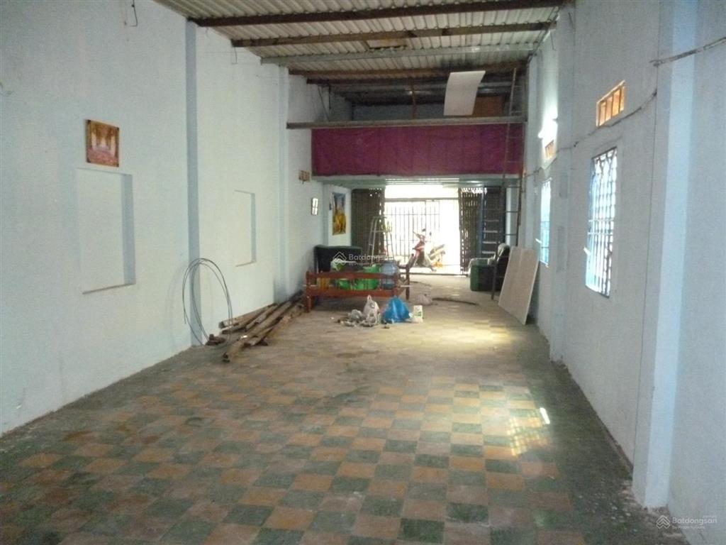 Nhà suốt nguyên căn 105m2 chính chủ, có gác, điện nước chính, hẻm rộng 4m.