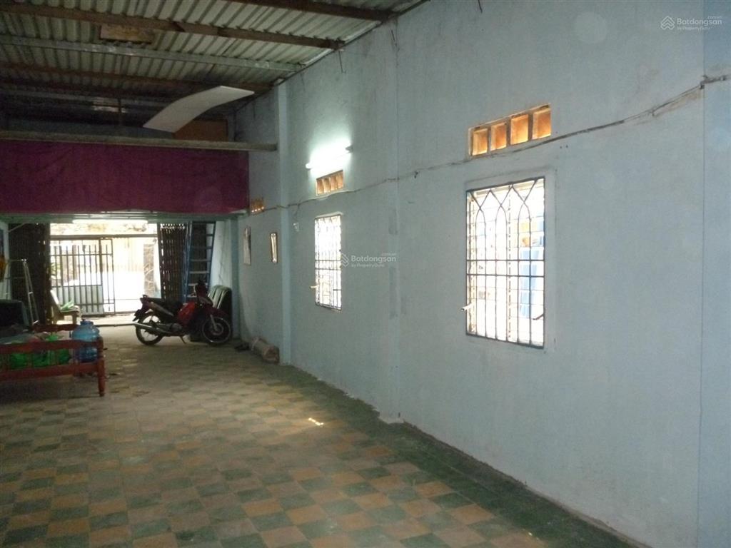 Nhà suốt nguyên căn 105m2 chính chủ, có gác, điện nước chính, hẻm rộng 4m.