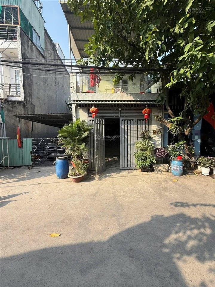 Bán nhà đường 6m thông, (4x18) 1trệt, 1lầu, 2 sẹc đường bùi văn ngữ, hiệp thành, quận 12