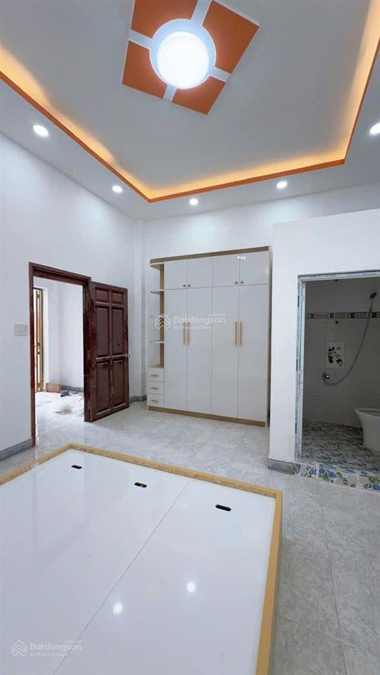 Nhà mới đẹp, mặt tiền hẻm 6m thông, (4,8x12), 1 trệt, 1lầu, 2 pn, đường tx 40, thạnh xuân, quận 12