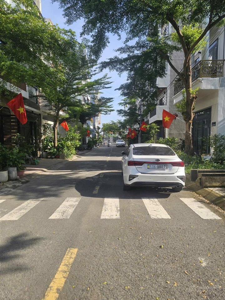 Nhà quá đẹp gần 3 trường học cấp 1, 2 và cấp 3 cần bán