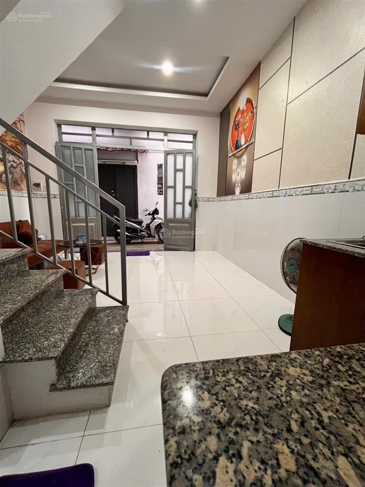 1 tỷ 268 triệu. nhà cách chợ 90m, đi bộ ra chợ 4 phút, (chợ minh phát)