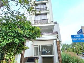 Bán nhà mt trương văn bang, dt đất 102,5m2 ngang 5, 1 trệt 4 lầu có hầm. giá 39 tỷ.  0932 421 ***