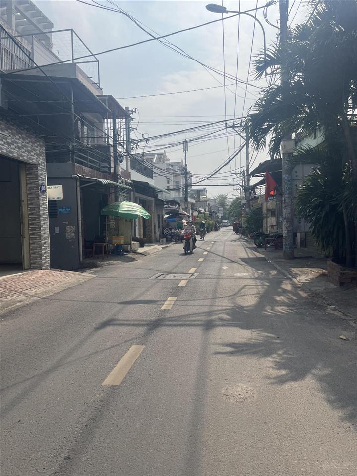 Bán nhà dt 12x17 mt đường đông hưng thuận, q.12 giáp trường chinh, song hành giá nhỉnh 17 tỷ.