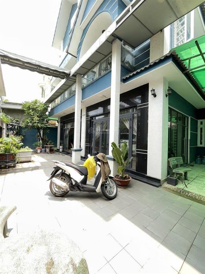 Anh chủ nhà cần bán gấp biệt thự dt 16x23 đúc 3 tầng khu dân cư hoàng hải, bà điểm, hm giá 20 tỷ tl