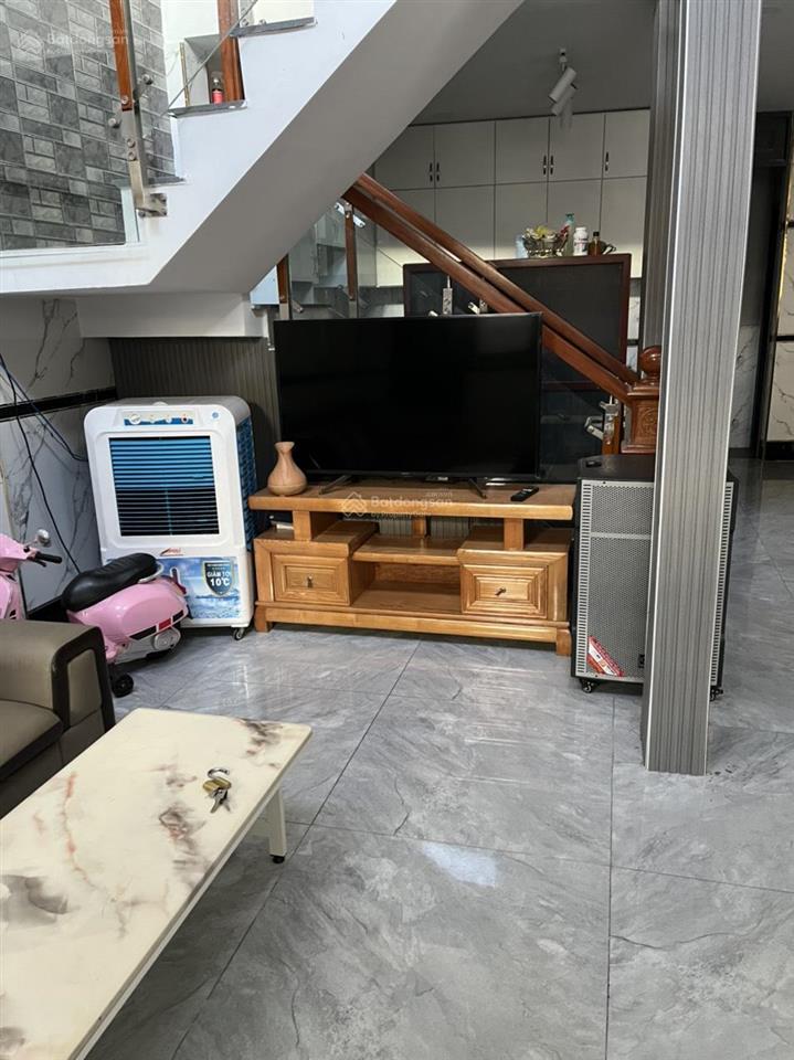 Bán nhà dt 6x12 đúc 3 tầng đường 10m phường trung mỹ tây, q.12 giá 5 tỷ 700 triệu tl.