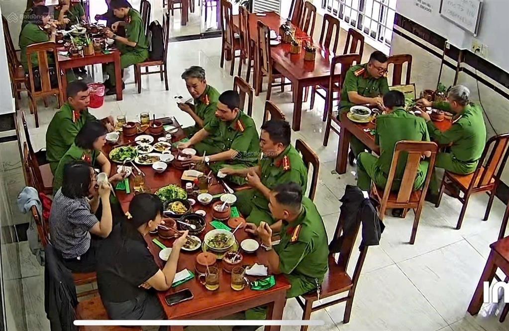 Chủ ngộp bán nhà lô góc 2 mặt tiền đường lê văn khương, q.12 dt 5x30 đúc 3 tầng giá 14 tỷ