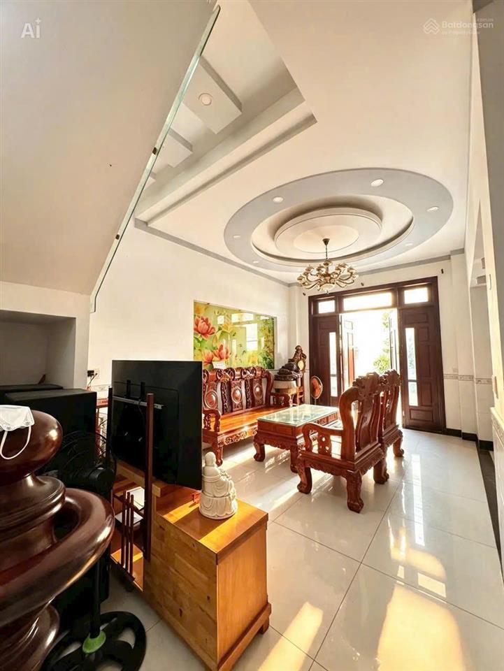 Bán biệt thự nhà vườn dt rộng 330m2 đúc 2 tầng hẻm 8m thới an 28, quận 12 giáp gv giá 16tỷ500 tl