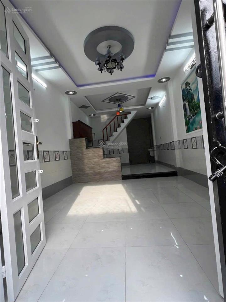 Bán nhà dt 4x10,6 trệt lầu hẻm 1 sẹc đường tân thới hiệp 13, q.12 giáp gv giá rẻ 2 tỷ 980 triệu.