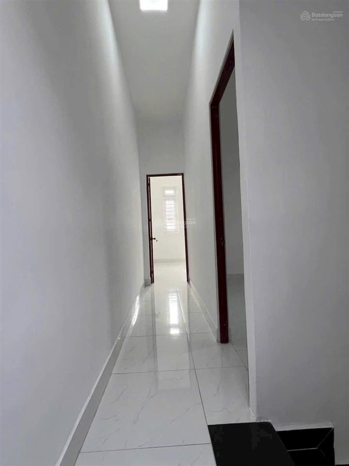Bán nhà dt 4x10,6 trệt lầu hẻm 1 sẹc đường tân thới hiệp 13, q.12 giáp gv giá rẻ 2 tỷ 980 triệu.