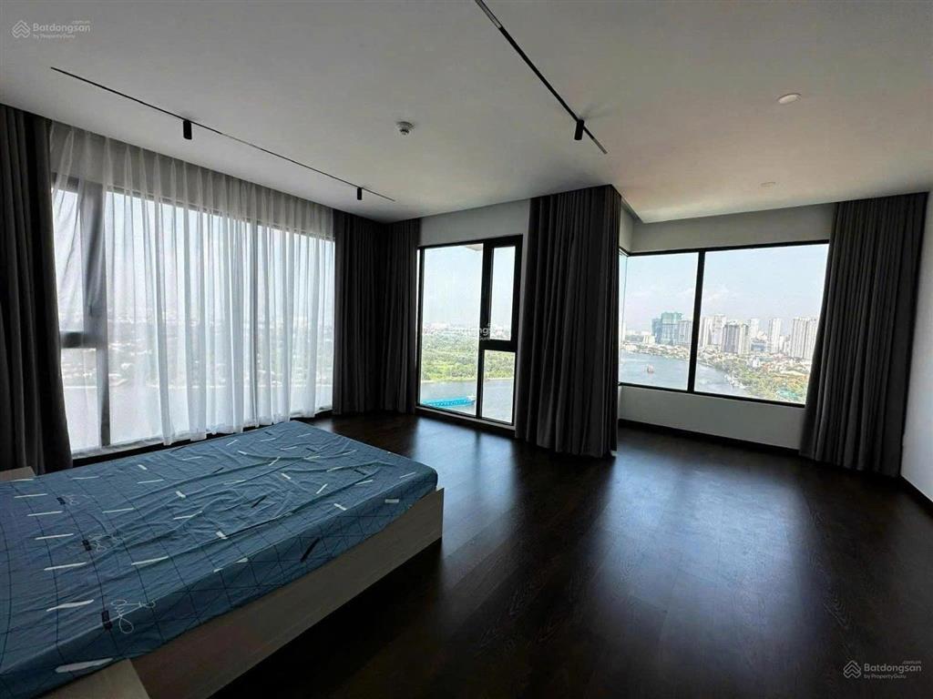 Bán duplex 400 m dedge giá 77 tỷ ib chi 0934 649 ***