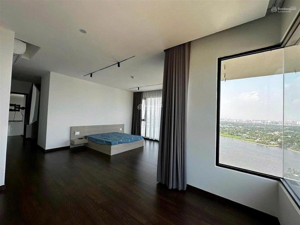 Bán duplex 400 m dedge giá 77 tỷ ib chi 0934 649 ***