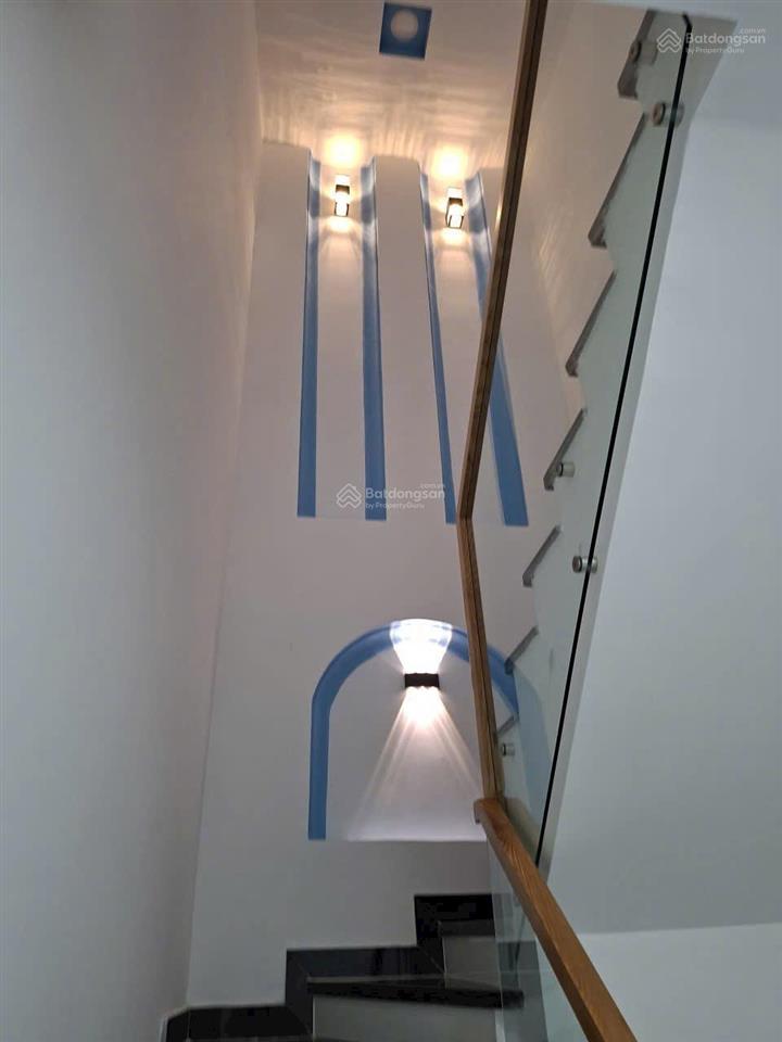 Bán nhà 2 lầu mặt tiền đường 42 phường bình trưng tphcm.