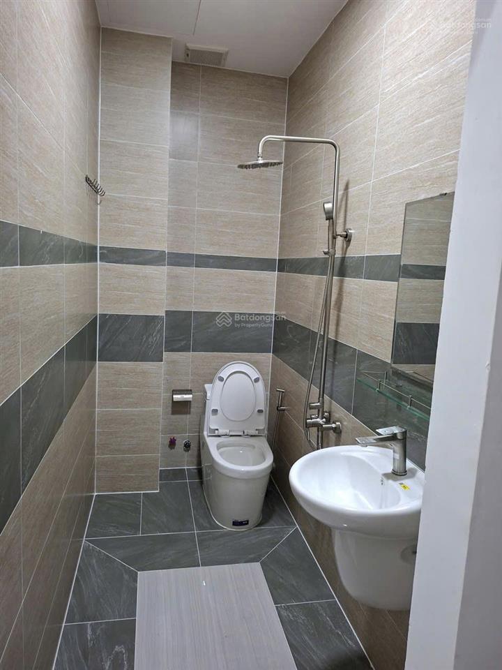 Bán nhà 2 lầu mặt tiền đường 42 phường bình trưng tphcm.