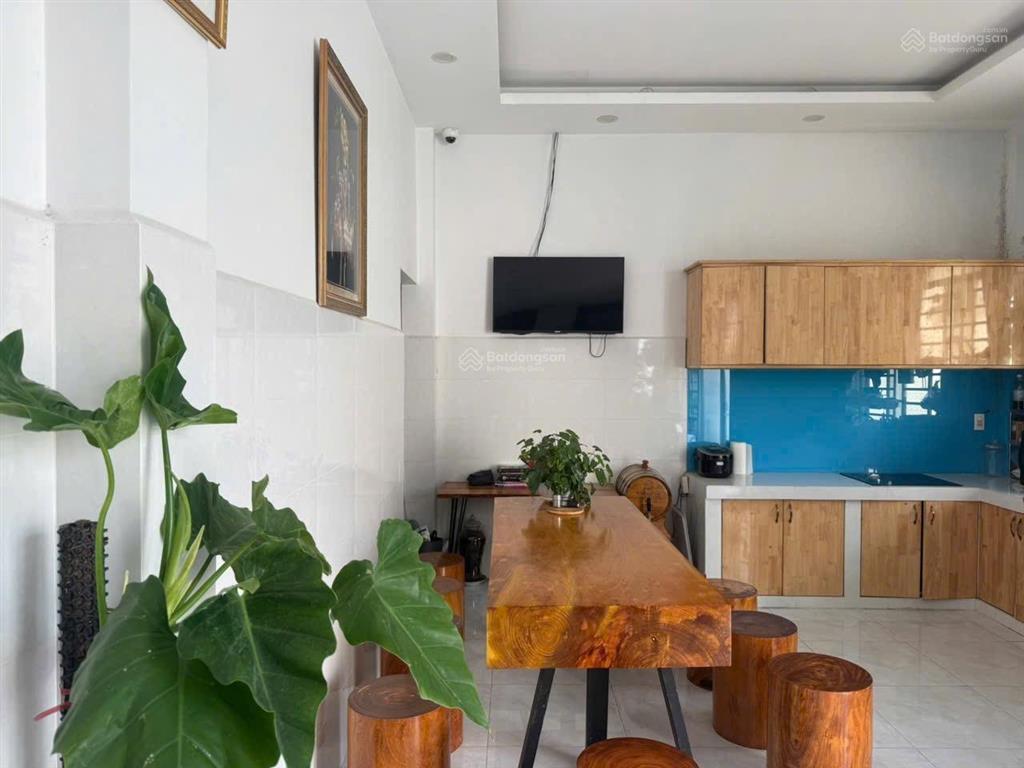 Bán nhà 3 lầu giá 6,5 tỷ phường bình trưng tphcm