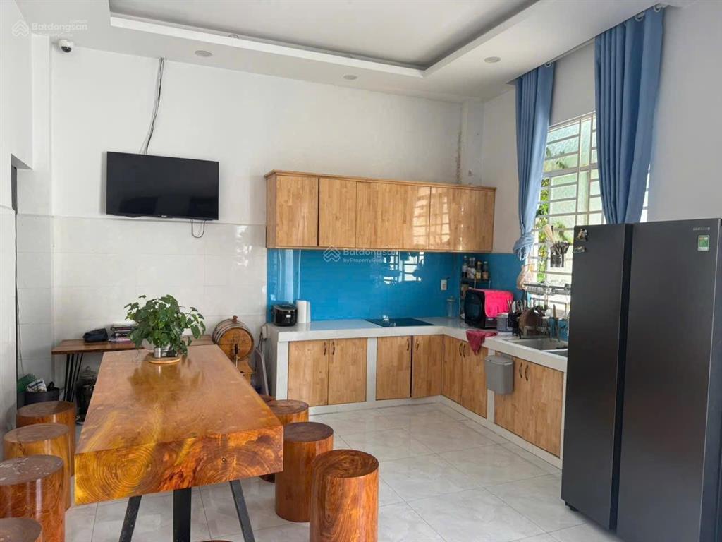 Bán nhà 3 lầu giá 6,5 tỷ phường bình trưng tphcm