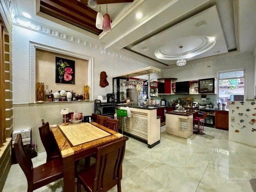 Bán căn biệt thự 310m2 giá 26 tỷ phường bình trưng tphcm
