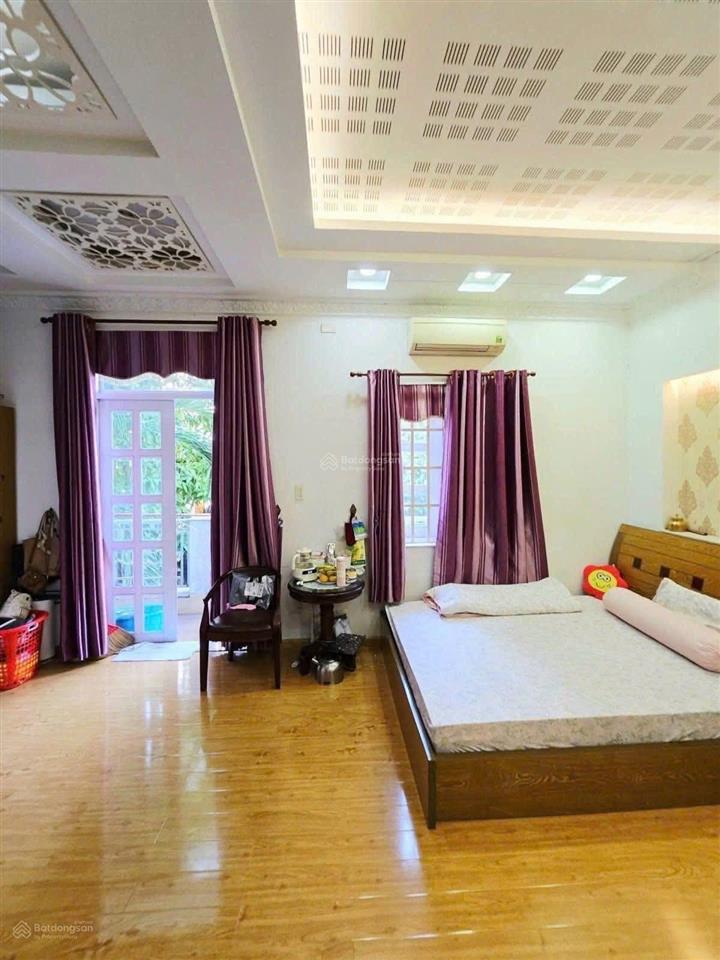 Bán căn biệt thự 310m2 giá 26 tỷ phường bình trưng tphcm