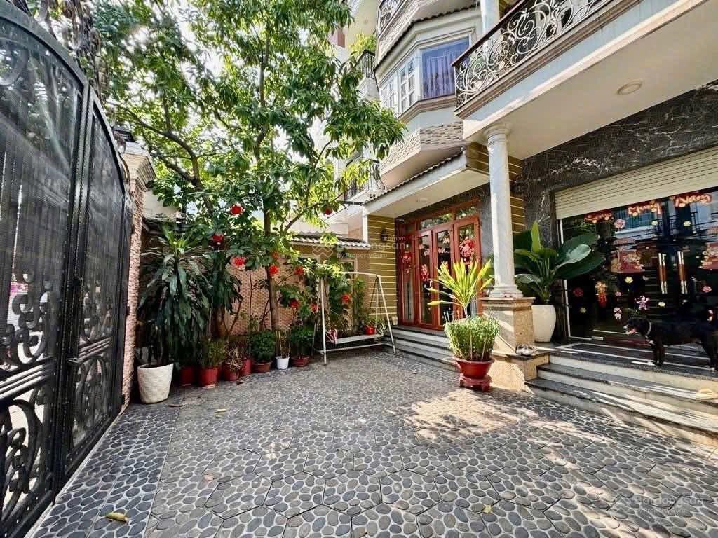 Bán căn biệt thự 310m2 giá 26 tỷ phường bình trưng tphcm