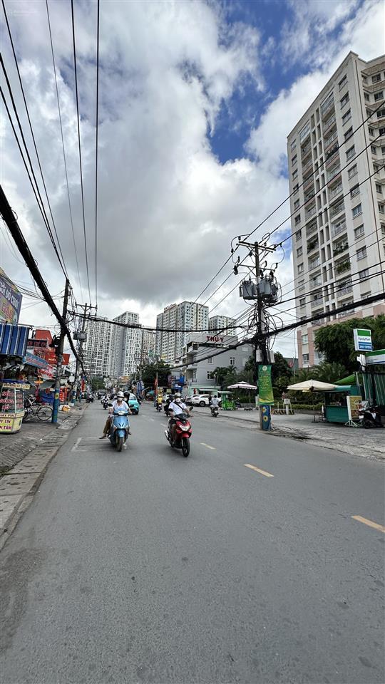 Bán đất 55m2 giá 5,5 tỷ chỉ cách đường nguyễn duy trinh 30m.