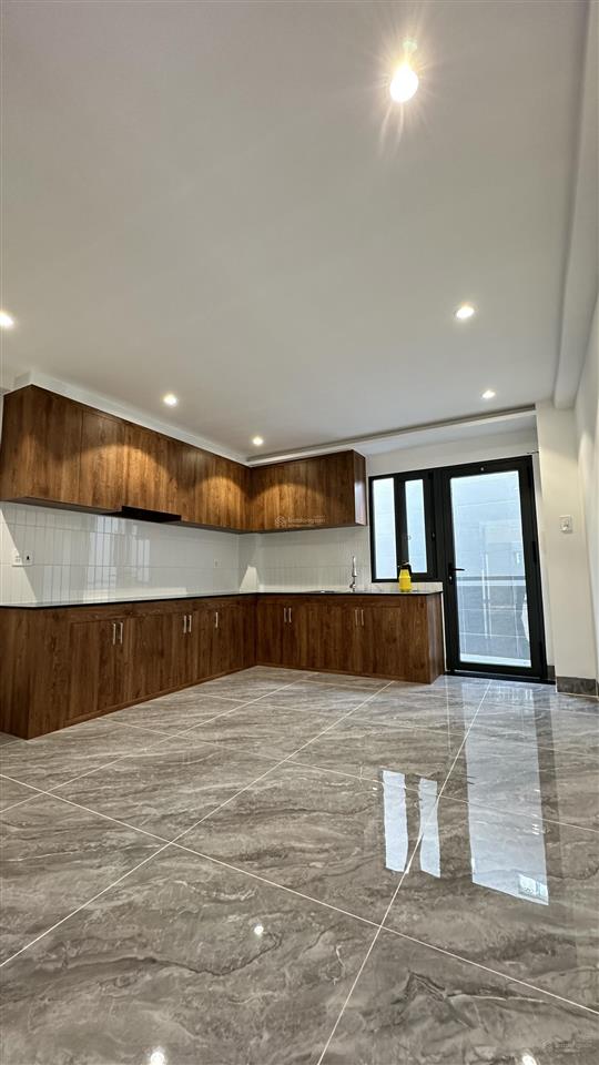 Bán nhà đẹp mới xây giá 9,5 tỷ phường bình trưng tphcm
