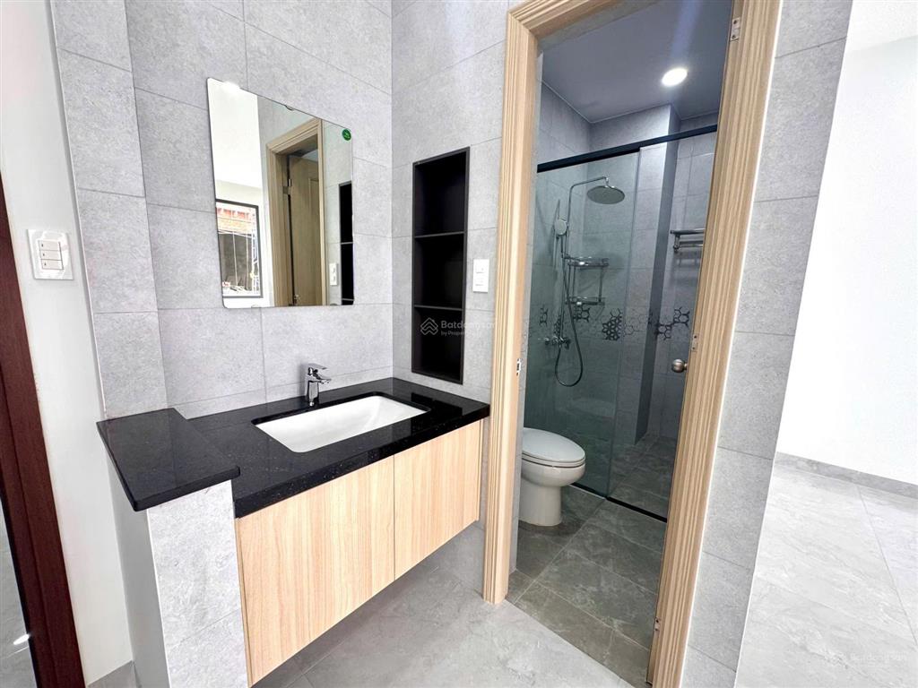 Cho thuê nhà 5 tầng mới xây giá 22 triệu/tháng