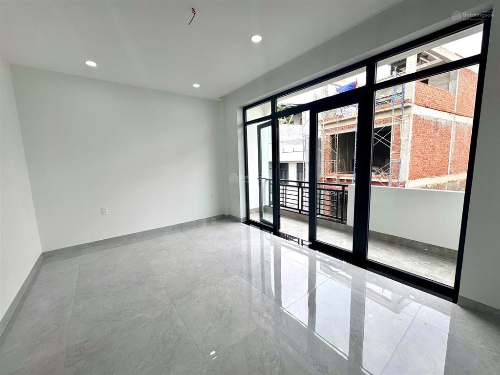 Cho thuê nhà 5 tầng mới xây giá 22 triệu/tháng