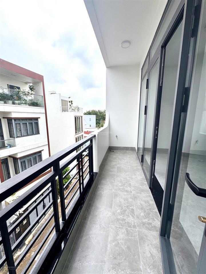 Cho thuê nhà 5 tầng mới xây giá 22 triệu/tháng