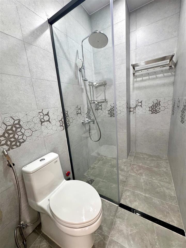 Cho thuê nhà 5 tầng mới xây giá 22 triệu/tháng