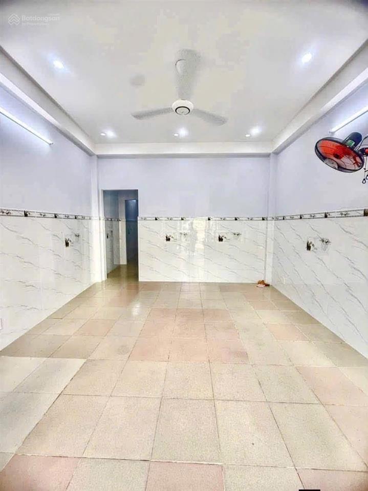 Bán nhà 1 lầu giá 5 tỷ cách lvt 20m phường cát lái tphcm