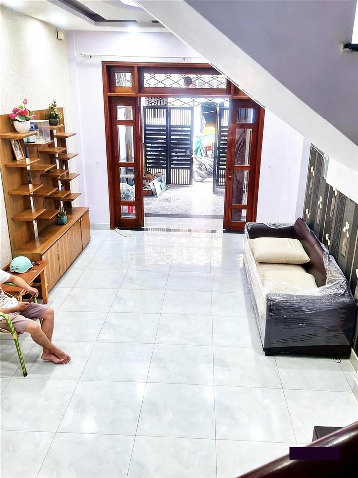 Cho thuê nhà 3 lầu giá 18 triệu phường bình trưng tphcm