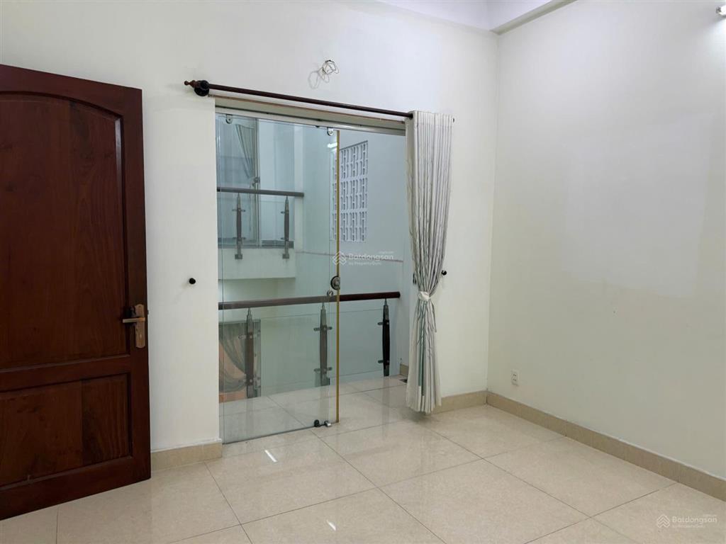 Nhà mặt tiền kinh doanh sầm uất, đoạn được xây cao tầng, hướng gần sông, thông tin thật 100%
