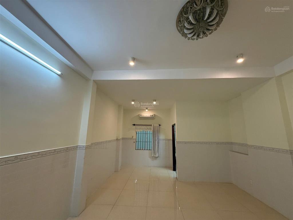 Nhà mặt tiền kinh doanh sầm uất, đoạn được xây cao tầng, hướng gần sông, thông tin thật 100%