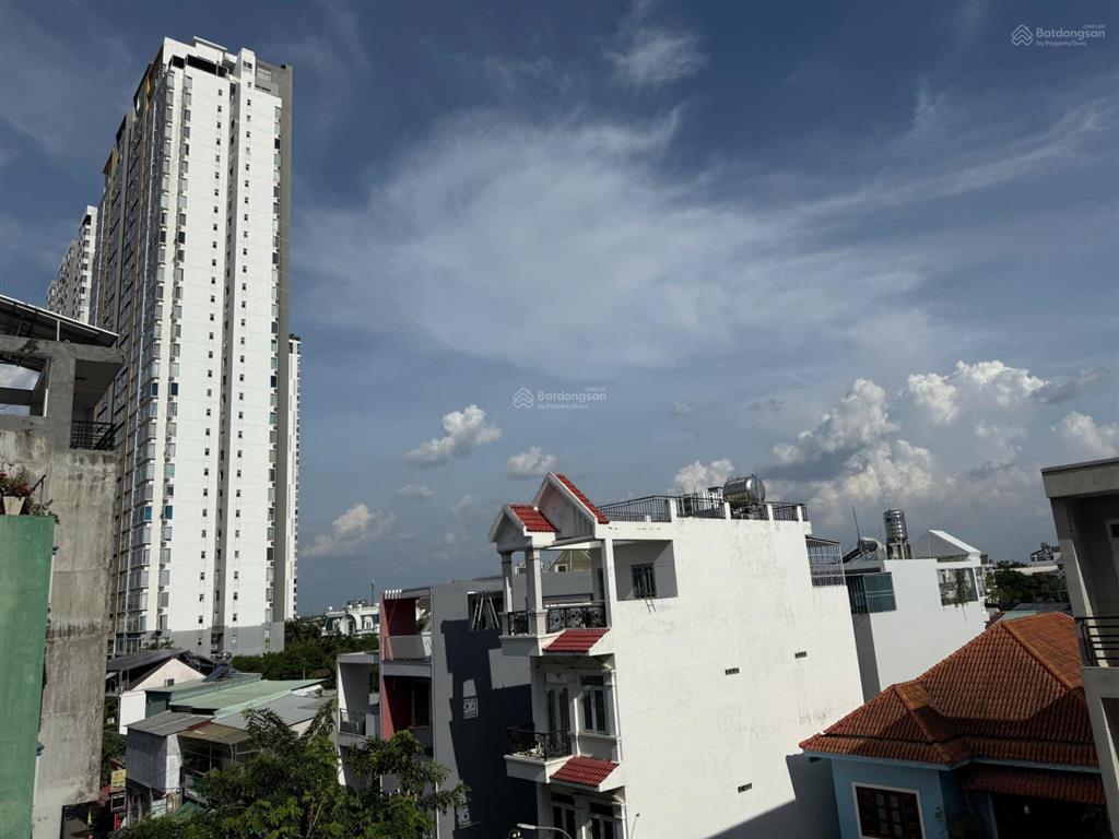 Nhà mặt tiền kinh doanh sầm uất, đoạn được xây cao tầng, hướng gần sông, thông tin thật 100%