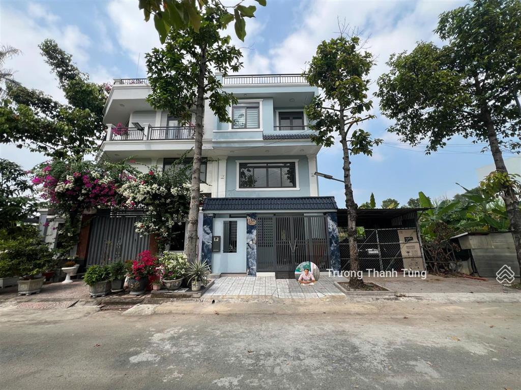 Bán đất đường bưng ông thoàn, gần khu công nghệ cao. giá 70tr/m2