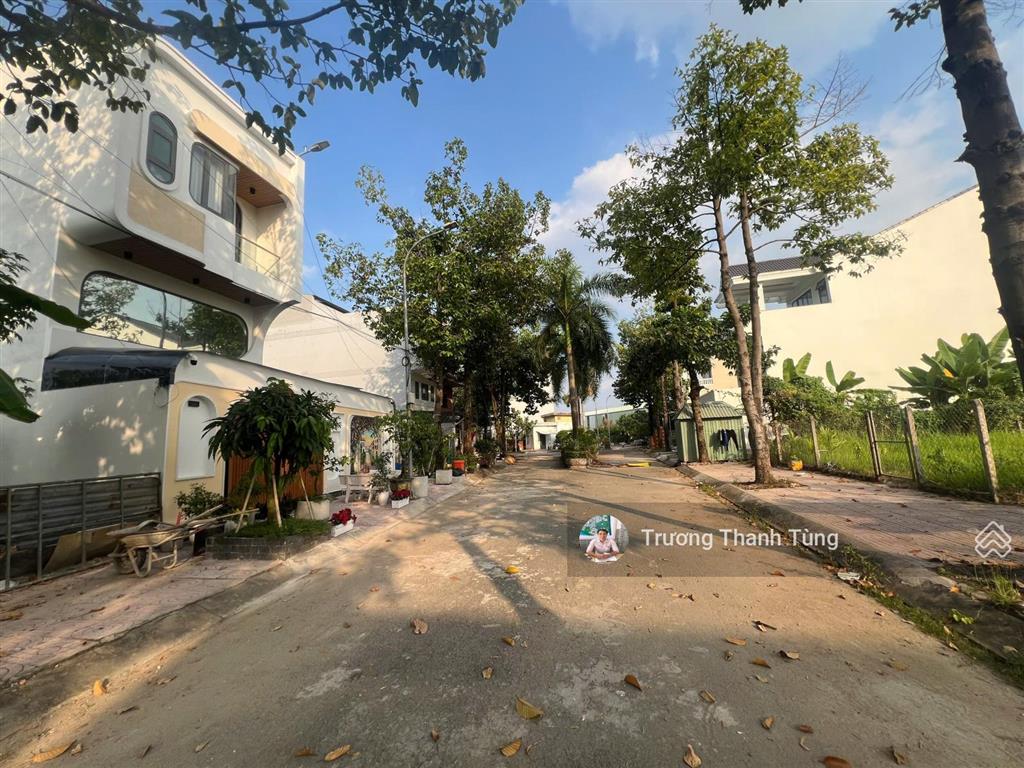 Bán đất đường bưng ông thoàn, gần khu công nghệ cao. giá 70tr/m2