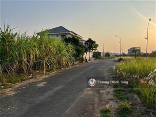 Bán đất biệt thự dự án phú nhuận. dt (17x19)m2. giá 76tr/m2.  0987 971 ***  mr tùng